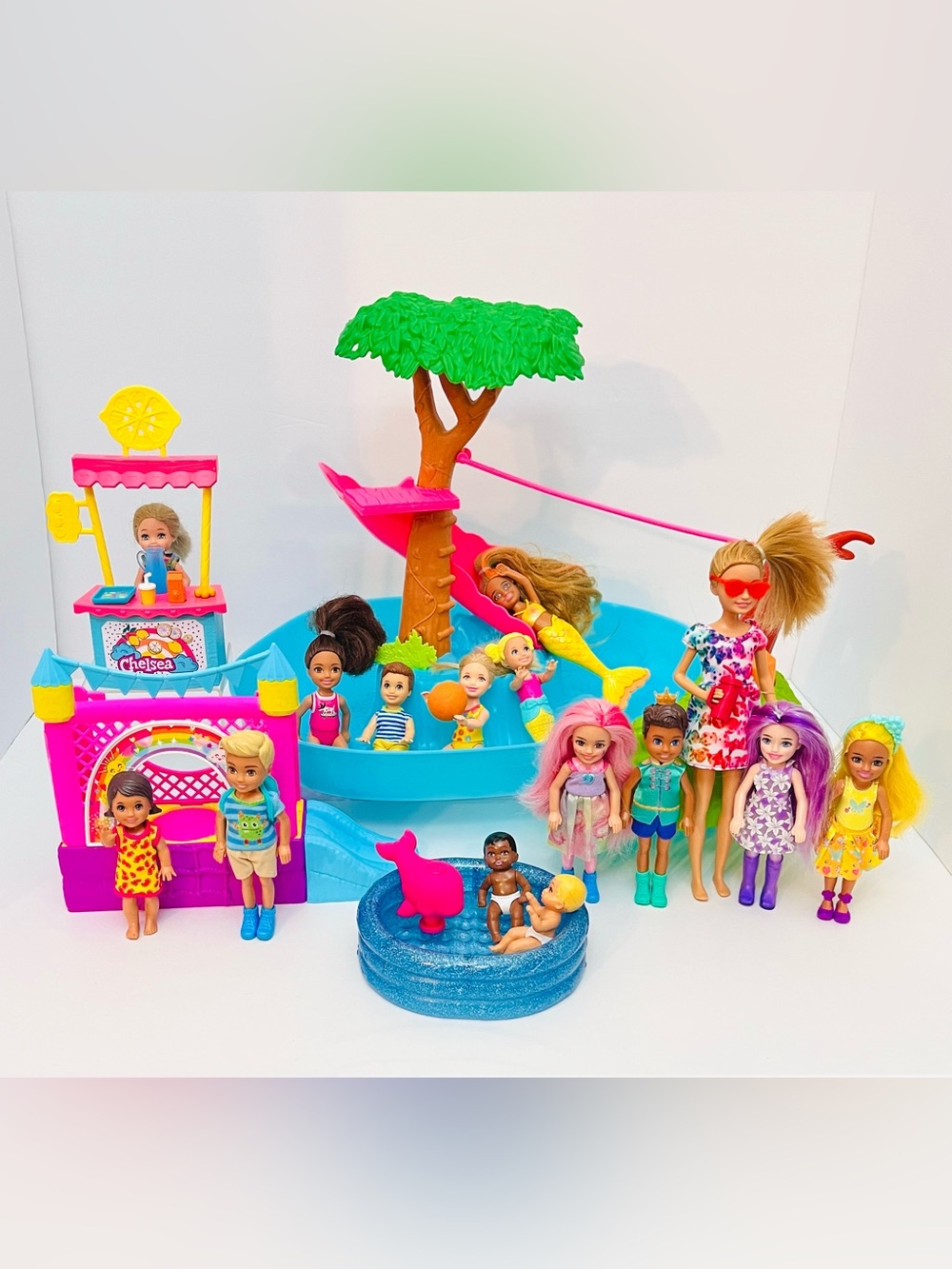 Barbie Waterpark Playset + 15 Barbies +Kiddie Pool +Lemonade Stand +Bounce House